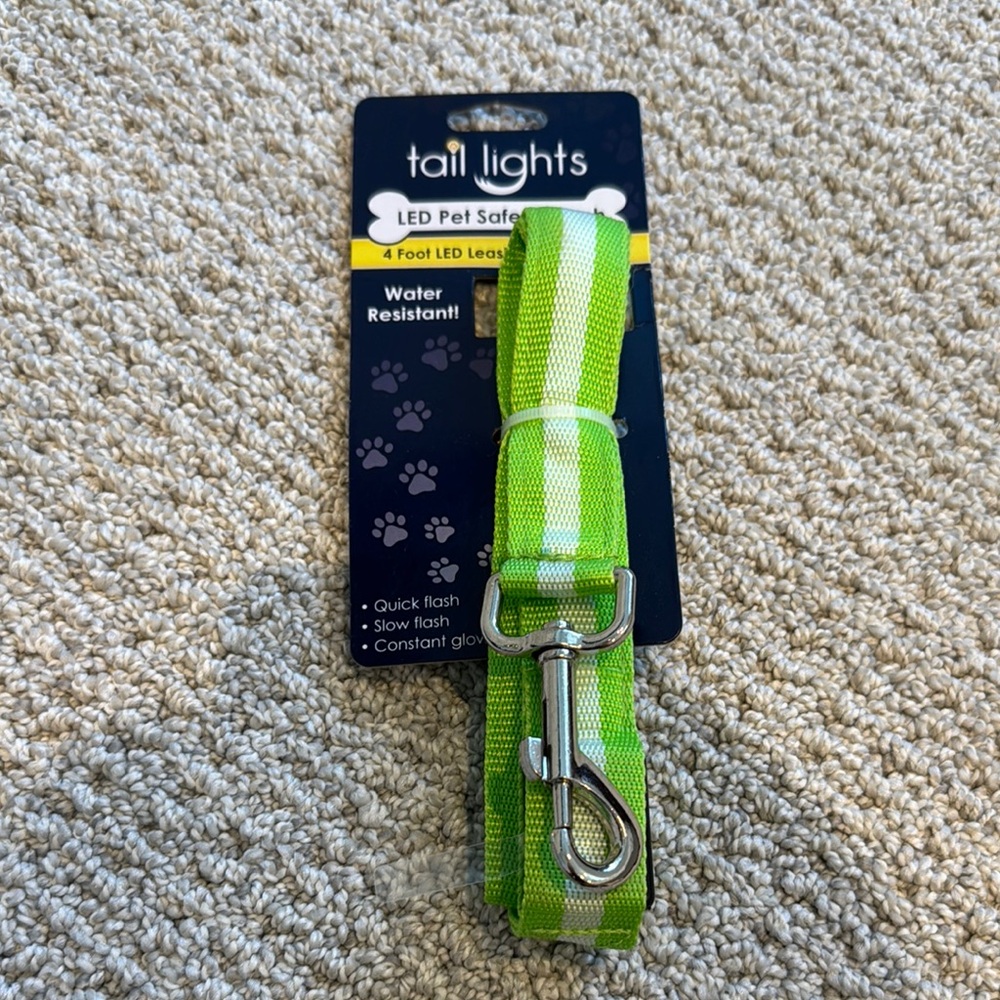 Tail Lights LED Pet Leash in Green